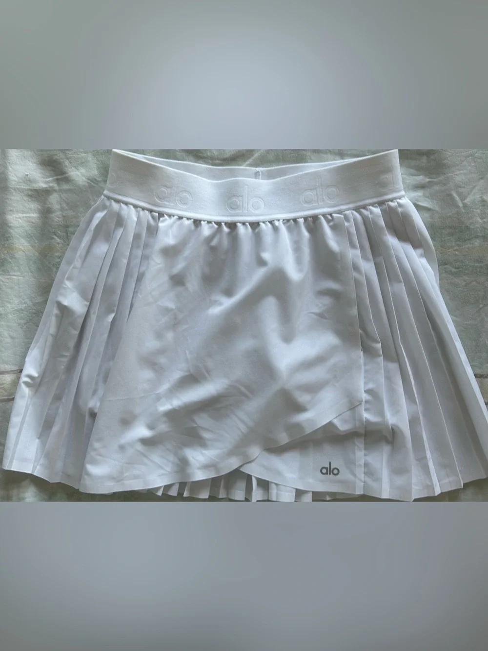 ALO Yoga Aces White Pleated Tennis Skirt Skort Pockets underneath S